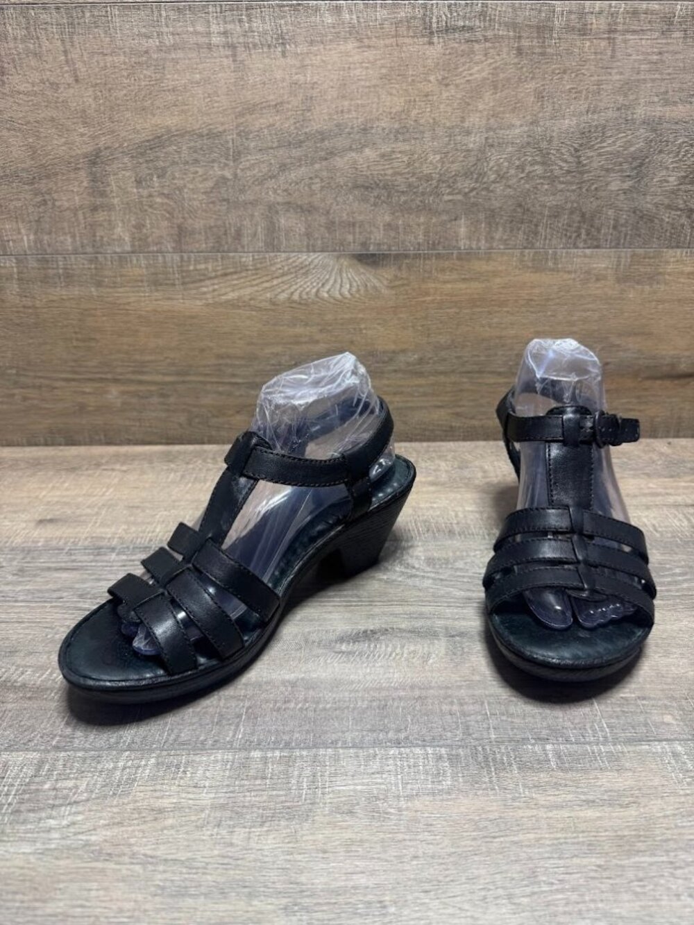 Born Black Strappy Leather Low Heel Sandal Women's Size 9